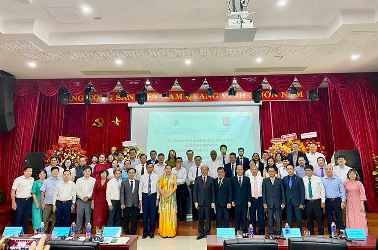Partenariat avec l’Institut des Sciences Sociales de la Région Centrale du Vietnam Partenariat avec l’Institut des Sciences Sociales de la Région Centrale du Vietnam