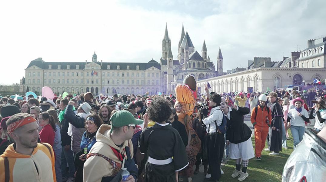 Carnaval Etudiant à la mairie de Caen 2025